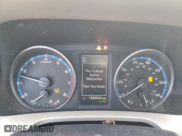 2018 Toyota RAV4 XLE with VIN 2T3RFREVXJW851654, listed as a Copart auction lot 48961055 with 166,664 mi miles and Salvage Title. Bid and sale history available at DreamBid. Image 9.
