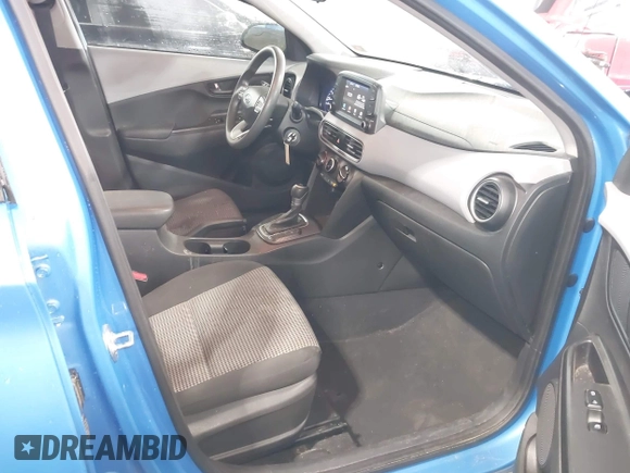 2020 Hyundai Kona SE with VIN KM8K12AA2LU434275, listed as a IAAI auction lot 42023623 with 71,684 mi miles and . Bid and sale history available at carsss.com. Image 5.