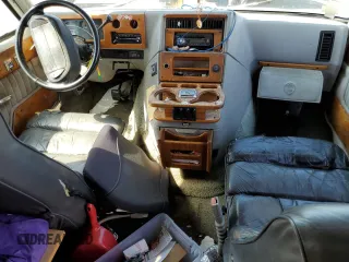 1994 GMC Vandura z VIN 1GDEG25KXRF519134, wystawiony jako Copart lot #75056124 z przebiegiem 245 597 mil mil oraz Szkody całkowita. Historia ofert i sprzedaży dostępna na DreamBid. Obrazek 8.