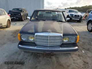1983 Mercedes-Benz 300 with VIN WDBAB33A8DB025998, listed as a Copart auction lot 79548214 with 232,276 mi miles and Clean Title. Bid and sale history available at carsss.com. Image 5.
