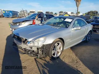 2012 Mercedes-Benz SL 550 z VIN WDBSK7BA1CF169123, wystawiony jako IAAI lot #41636596 z przebiegiem 137 329 mil mil oraz . Historia ofert i sprzedaży dostępna na DreamBid. Obrazek 18.