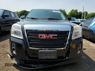 2015 GMC Terrain SLE z VIN 2GKFLWEK8F6339611, wystawiony jako Copart lot #61784605 z przebiegiem 134 117 mil mil oraz Czysty tytuł • Clean title. Historia ofert i sprzedaży dostępna na DreamBid. Obrazek 5.