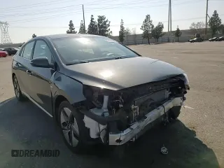 2020 Hyundai Ioniq SEL с VIN KMHC85LC4LU240248, выставлен на аукционе Copart как лот 59132225 с пробегом 63 292 миль миль и Списание • Salvage title. История ставок и продаж доступна на DreamBid. Изображение 14.