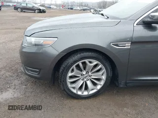 2016 Ford Taurus Limited z VIN 1FAHP2F89GG120233, wystawiony jako IAAI lot #41941549 z przebiegiem 108 871 mil mil oraz . Historia ofert i sprzedaży dostępna na DreamBid. Obrazek 20.