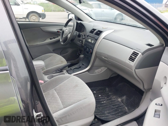2009 Toyota Corolla z VIN JTDBL40E99J047697, wystawiony jako IAAI lot #42274336 z przebiegiem 184 756 mil mil oraz . Historia ofert i sprzedaży dostępna na DreamBid. Obrazek 5.