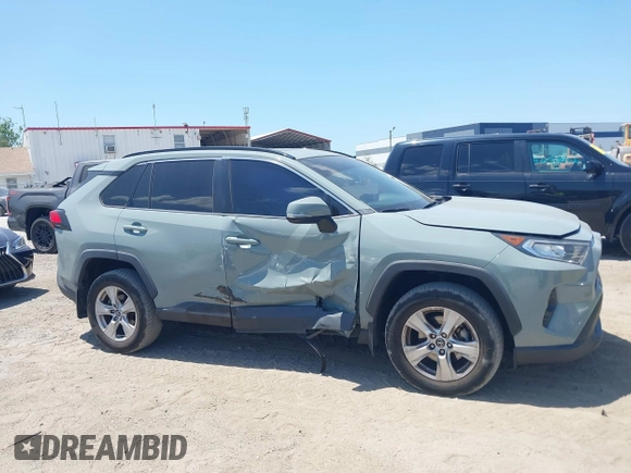 2020 Toyota RAV4 XLE with VIN 2T3W1RFV0LW069849, listed as a IAAI auction lot 42138074 with 112,062 mi miles and . Bid and sale history available at DreamBid. Image 13.