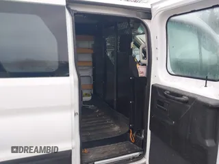 2019 Ford Transit z VIN 1FTYR1ZM4KKB00758, wystawiony jako IAAI lot #42006896 z przebiegiem 67 270 mil mil oraz . Historia ofert i sprzedaży dostępna na DreamBid. Obrazek 8.