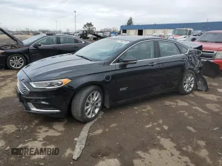 2018 Ford Fusion Energi SE with VIN 3FA6P0PUXJR244468, listed as a Copart auction lot 47088745 with 165,761 mi miles and Clean Title. Bid and sale history available at carsss.com. Image 1.