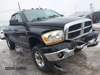 2006 Dodge 2500 SLT z VIN 1D7KS28C56J123489, wystawiony jako IAAI lot #41464277 z przebiegiem 155 367 mil mil oraz . Historia ofert i sprzedaży dostępna na DreamBid. Obrazek 1.