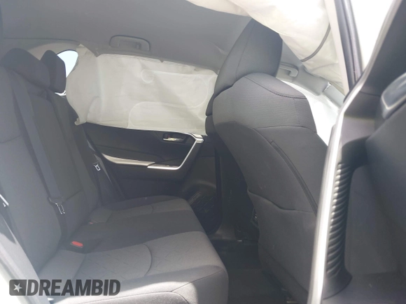 2021 Toyota RAV4 XLE with VIN 2T3W1RFV1MC136218, listed as a IAAI auction lot 42507539 with 32,351 mi miles and . Bid and sale history available at DreamBid. Image 8.