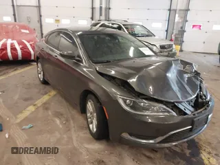 2015 Chrysler 200 Limited z VIN 1C3CCCAB5FN671783, wystawiony jako IAAI lot #41587636 z przebiegiem 95 968 mil mil oraz . Historia ofert i sprzedaży dostępna na DreamBid. Obrazek 1.