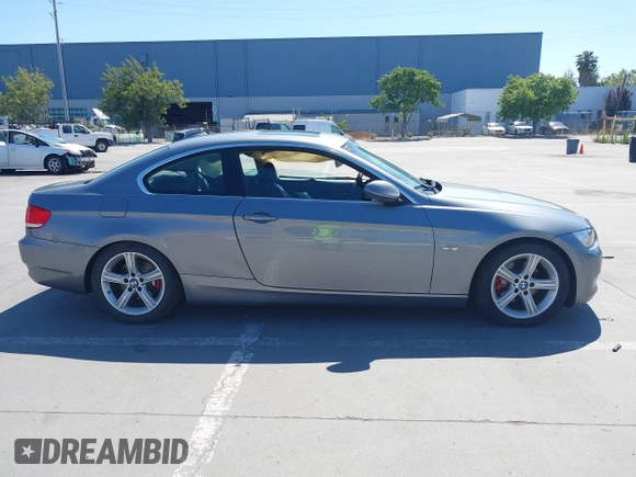 2008 BMW 3 Series 328i с VIN WBAWV135X8P120512, выставлен на аукционе IAAI как лот 42239103 с пробегом 45 613 миль миль и . История ставок и продаж доступна на DreamBid. Изображение 13.