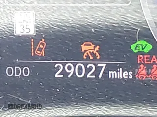 2025 Lexus NX 350h z VIN 2T2AKCEZ5SC035967, wystawiony jako IAAI lot #42301335 z przebiegiem 29 027 mil mil oraz . Historia ofert i sprzedaży dostępna na DreamBid. Obrazek 16.
