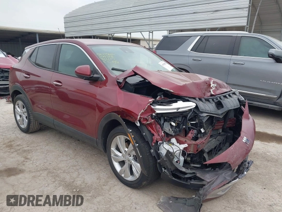 2024 Buick Encore GX Preferred z VIN KL4AMBSL5RB209578, wystawiony jako IAAI lot #41958892 z przebiegiem 11 893 mil mil oraz . Historia ofert i sprzedaży dostępna na DreamBid. Obrazek 1.
