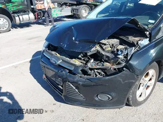 2013 Ford Focus SE with VIN 1FADP3F27DL183804, listed as a IAAI auction lot 40899670 with 66,352 mi miles. Bid and sale history available at carsss.com. Image 6.