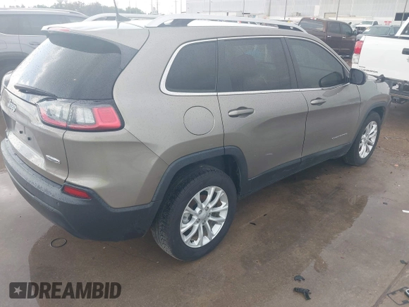 2019 Jeep Cherokee Latitude z VIN 1C4PJLCB5KD358412, wystawiony jako IAAI lot #42506197 z przebiegiem 83 160 mil mil oraz . Historia ofert i sprzedaży dostępna na DreamBid. Obrazek 4.