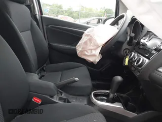 2019 Honda Fit LX z VIN 3HGGK5H43KM727020, wystawiony jako IAAI lot #42372741 z przebiegiem 56 000 mil mil oraz . Historia ofert i sprzedaży dostępna na DreamBid. Obrazek 5.