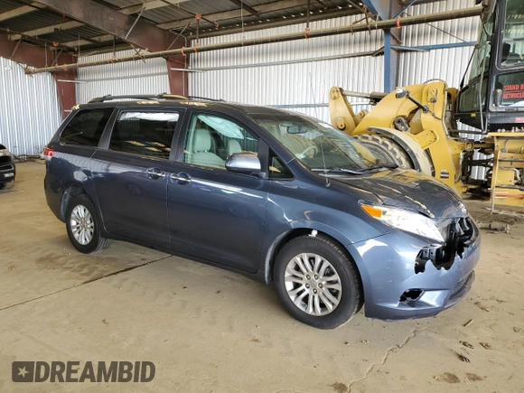 2013 Toyota Sienna XLE AAS with VIN 5TDYK3DC1DS360951, listed as a Copart auction lot 49321175 with 95,575 mi miles and Salvage Title. Bid and sale history available at carsss.com. Image 4.