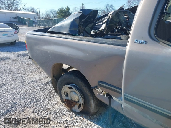 2000 Toyota Tundra SR5 with VIN 5TBRT3411YS096337, listed as a IAAI auction lot 41702651 with Not Provided miles and . Bid and sale history available at carsss.com. Image 14.