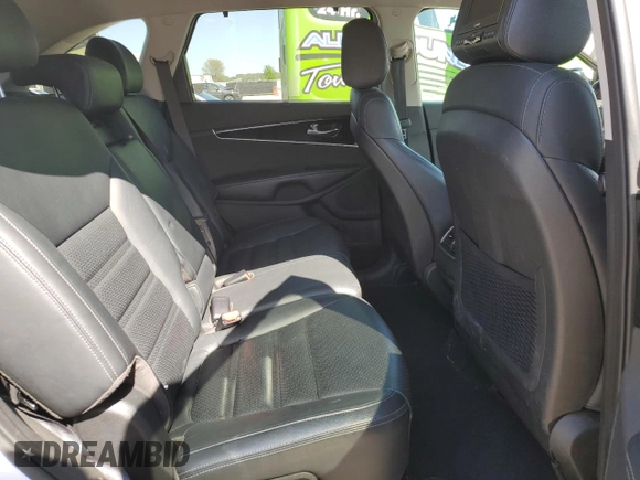 2017 Kia Sorento EX z VIN 5XYPHDA59HG290348, wystawiony jako Copart lot #56128965 z przebiegiem 105 145 mil mil oraz Szkoda całkowita • Salvage title. Historia ofert i sprzedaży dostępna na DreamBid. Obrazek 11.