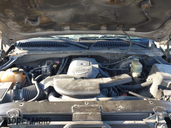 2001 GMC New Sierra 1500 SL with VIN 1GTEC14V81Z333066, listed as a IAAI auction lot 41959464 with 417,637 mi miles. Bid and sale history available at carsss.com. Image 10.