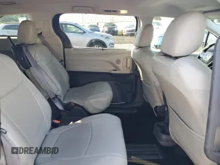 2021 Toyota Sienna LE with VIN 5TDKRKEC1MS044265, listed as a Copart auction lot 65246005 with 84,187 mi miles and Salvage title. Bid and sale history available at DreamBid. Image 11.