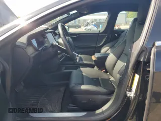 2020 Tesla Model S Long Range z VIN 5YJSA1E29LF413563, wystawiony jako Copart lot #61396605 z przebiegiem 48 748 mil mil oraz Szkoda całkowita • Salvage title. Historia ofert i sprzedaży dostępna na DreamBid. Obrazek 7.