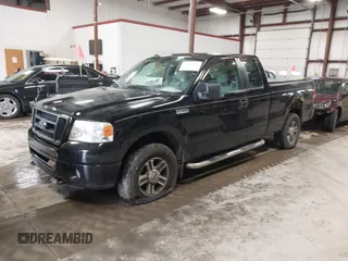 2008 Ford F-150 STX с VIN 1FTRX14W58FB82133, выставлен на аукционе IAAI как лот 41728476 с пробегом 240 697 миль миль и . История ставок и продаж доступна на DreamBid. Изображение 2.