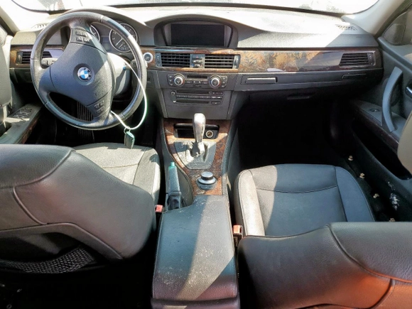 2008 BMW 3 Series 328i z VIN WBAVC53598FZ88029, wystawiony jako Copart lot #55409275 z przebiegiem Nie podano mil oraz Szkoda całkowita • Salvage title. Historia ofert i sprzedaży dostępna na DreamBid. Obrazek 8.