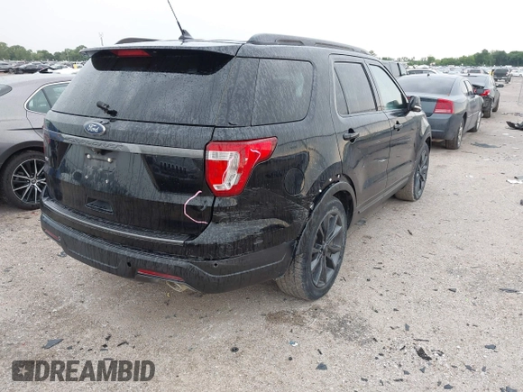 2018 Ford Explorer XLT z VIN 1FM5K7D89JGA54989, wystawiony jako IAAI lot #42170343 z przebiegiem 126 819 mil mil oraz . Historia ofert i sprzedaży dostępna na DreamBid. Obrazek 4.