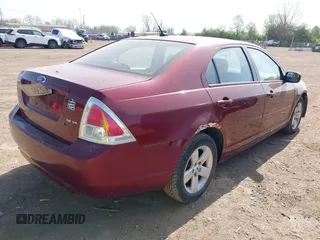 2007 Ford Fusion SE with VIN 3FAHP07117R235679, listed as a IAAI auction lot 42081050 with 139,134 mi miles. Bid and sale history available at carsss.com. Image 4.