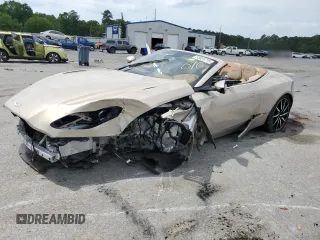 2022 Aston Martin DB11 z VIN SCFRMFCW6NGM11398, wystawiony jako Copart lot #53825715 z przebiegiem Nie podano mil oraz Szkody całkowita. Historia ofert i sprzedaży dostępna na DreamBid. Obrazek 1.