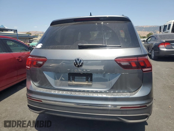 2022 Volkswagen Tiguan S with VIN 3VV1B7AX2NM047135, listed as a Copart auction lot 60137665 with 27,625 mi miles and Salvage title. Bid and sale history available at DreamBid. Image 6.