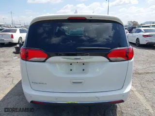 2019 Chrysler Pacifica Touring Plus with VIN 2C4RC1FG0KR629050, listed as a IAAI auction lot 41949260 with 143,879 mi miles. Bid and sale history available at carsss.com. Image 16.