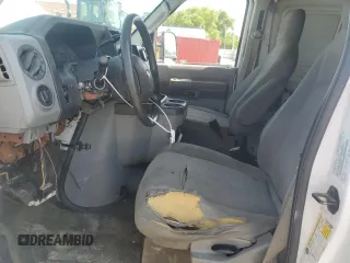 2010 Ford Econoline Cargo Commercial z VIN 1FTNE1EW7ADA66467, wystawiony jako Copart lot #59238055 z przebiegiem Nie podano mil oraz Czysty tytuł • Clean title. Historia ofert i sprzedaży dostępna na DreamBid. Obrazek 7.