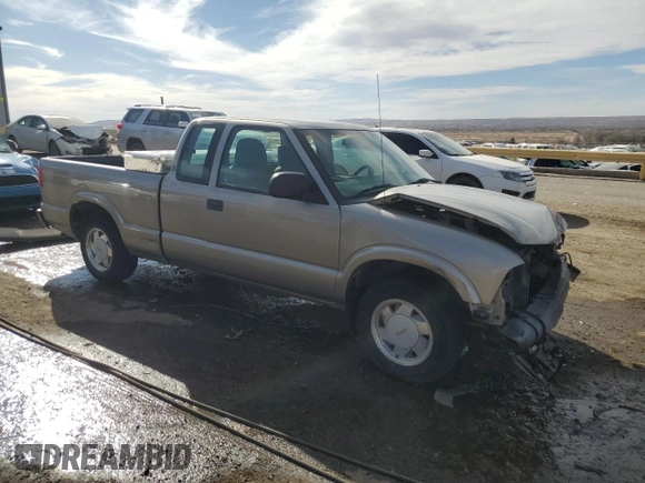 2003 GMC Sonoma with VIN 1GTCS19HX38248963, listed as a Copart auction lot 43984555 with 182,713 mi miles and Salvage Title. Bid and sale history available at DreamBid. Image 4.