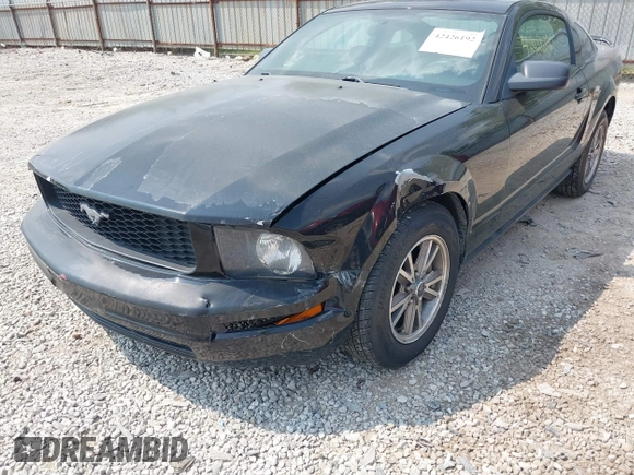 2005 Ford Mustang Deluxe z VIN 1ZVFT80N355240212, wystawiony jako IAAI lot #42426192 z przebiegiem 68 742 mil mil oraz . Historia ofert i sprzedaży dostępna na DreamBid. Obrazek 6.