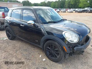 2013 MINI Countryman S ALL4 z VIN WMWZC5C57DWM15738, wystawiony jako IAAI lot #42286913 z przebiegiem 175 299 mil mil oraz . Historia ofert i sprzedaży dostępna na DreamBid. Obrazek 1.