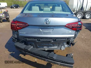 2018 Volkswagen Passat S z VIN 1VWAA7A35JC031938, wystawiony jako IAAI lot #42001015 z przebiegiem 109 450 mil mil oraz . Historia ofert i sprzedaży dostępna na DreamBid. Obrazek 16.