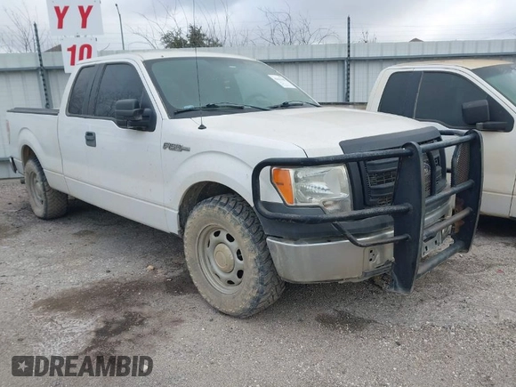 2014 Ford F-150 XL with VIN 1FTFX1CF6EKG22786, listed as a IAAI auction lot 41633180 with 114,966 mi miles. Bid and sale history available at carsss.com. Image 1.