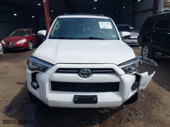 2020 Toyota 4Runner SR5 with VIN JTEBU5JR1L5793061, listed as a IAAI auction lot 41931410 with 81,984 mi miles. Bid and sale history available at carsss.com. Image 12.
