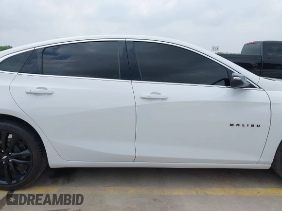 2018 Chevrolet Malibu LT with VIN 1G1ZD5ST2JF247673, listed as a IAAI auction lot 41911592 with 92,191 mi miles and . Bid and sale history available at carsss.com. Image 13.