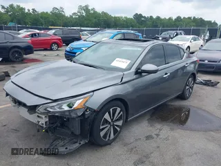 2019 Nissan Altima SV with VIN 1N4BL4DV4KC205891, listed as a IAAI auction lot 42414475 with 60,462 mi miles and . Bid and sale history available at DreamBid. Image 2.