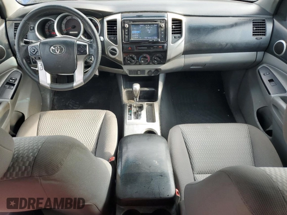 2015 Toyota Tacoma z VIN 5TFUX4EN6FX031844, wystawiony jako Copart lot #60068045 z przebiegiem 125 318 mil mil oraz Czysty tytuł • Clean title. Historia ofert i sprzedaży dostępna na DreamBid. Obrazek 8.