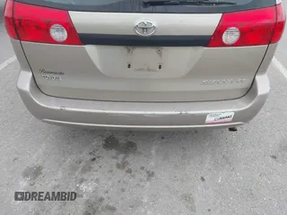 2006 Toyota Sienna CE with VIN 5TDZA23C16S528271, listed as a IAAI auction lot 42067489 with 212,777 mi miles. Bid and sale history available at carsss.com. Image 6.