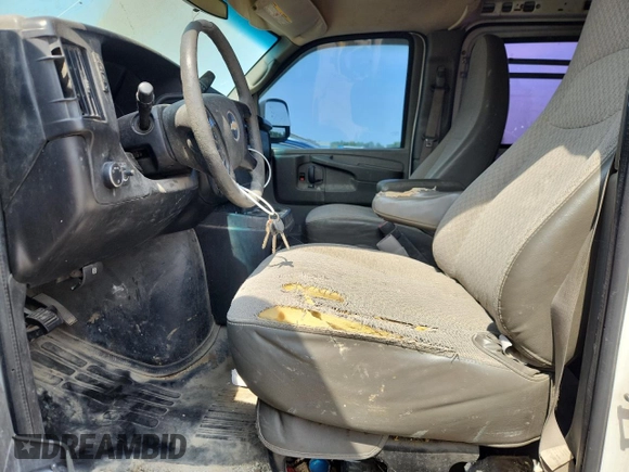 2010 Chevrolet Express Cargo with VIN 1GCZGFBG5A1132568, listed as a Copart auction lot 60449375 with 293,274 mi miles and Clean title. Bid and sale history available at DreamBid. Image 7.