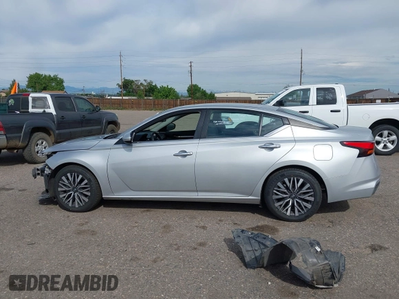 2023 Nissan Altima SV z VIN 1N4BL4DV4PN332376, wystawiony jako IAAI lot #42402867 z przebiegiem 51 763 mil mil oraz . Historia ofert i sprzedaży dostępna na DreamBid. Obrazek 15.
