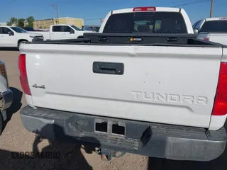 2016 Toyota Tundra 4WD Truck SR with VIN 5TFUW5F1XGX539529, listed as a IAAI auction lot 42044488 with 271,734 mi miles. Bid and sale history available at carsss.com. Image 15.