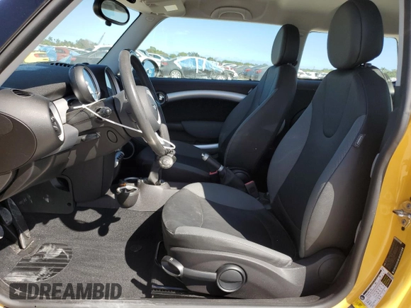 2007 MINI Hardtop with VIN WMWMF33537TU60963, listed as a Copart auction lot 48304635 with 22,377 mi miles and Clean title. Bid and sale history available at DreamBid. Image 7.