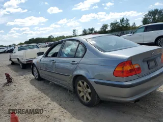 2005 BMW 3 Series 325i with VIN WBAEV33495KX10532, listed as a Copart auction lot 67597514 with 0 mi miles and Salvage Title. Bid and sale history available at carsss.com. Image 2.